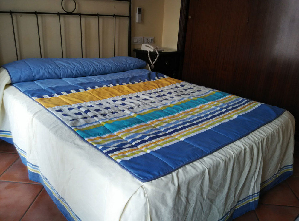 Hotel Calderon Cenes de la Vega Kültér fotó