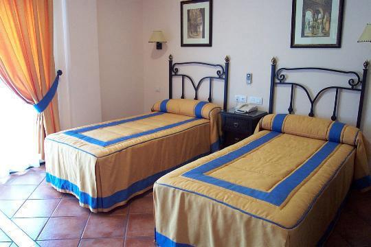 Hotel Calderon Cenes de la Vega Szoba fotó